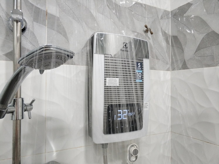 Smart digital shower.