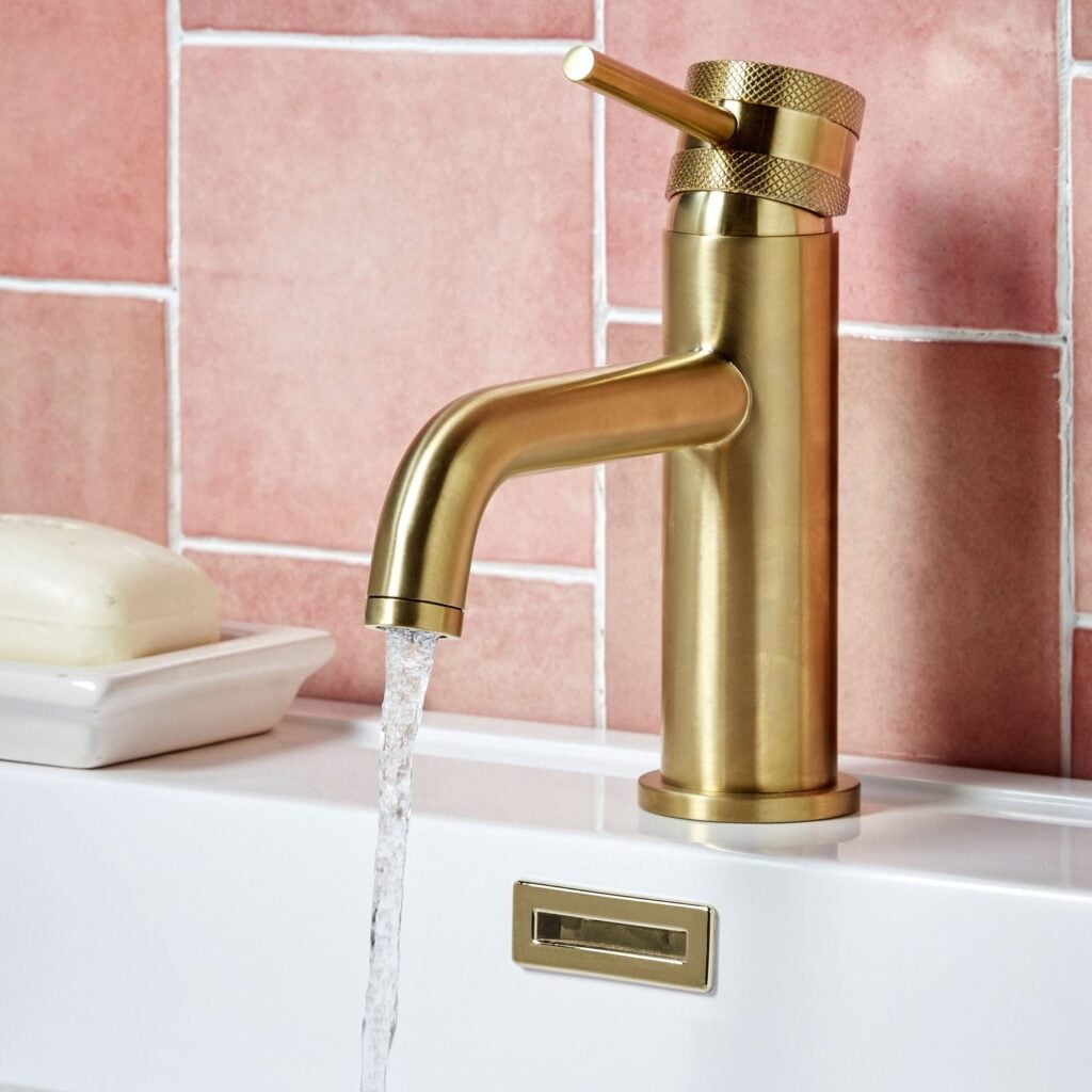 NU-003 Scudo Core Mono Basin Mixer in Brushed Brass