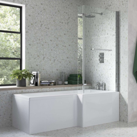 AJAX105601 Ajax Armthorpe 1700 x 850mm Right Hand L Shaped Shower Bath with Chrome Screen Lifestyle