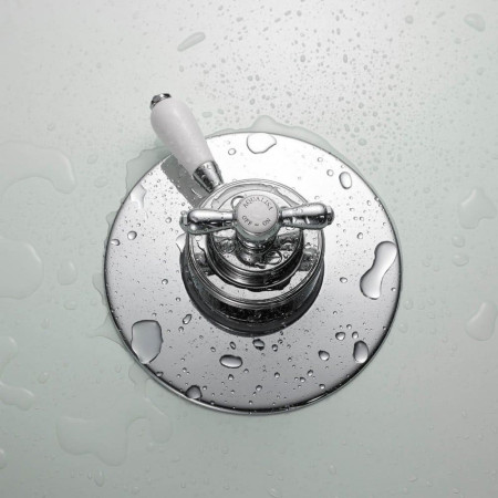 500.00.01 Aqualisa Aquatique Thermo Concealed Shower Valve Lifestyle
