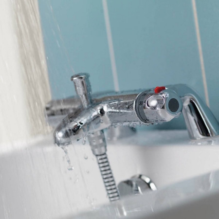 Aqualisa Midas 100 Thermostatic Bath & Shower Mixer Close Up