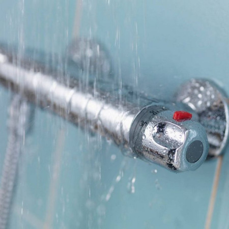 Aqualisa Midas 100 Thermostatic Shower Lifestyle