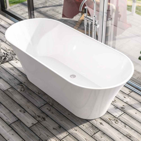 33.0007 Beaufort Charlton 1650 x 740mm Gloss White Freestanding Bath Lifestyle