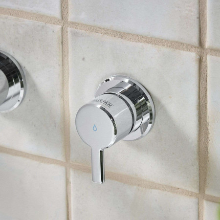 AL3THWMBFC Bristan Altum 3TH Wall Mounted Bath Filler in Chrome Cold Lever Close Up