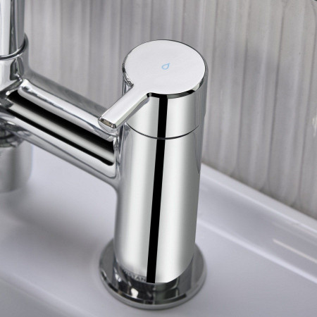 ALBSMC Bristan Altum Bath Shower Mixer in Chrome Cold Lever Close Up