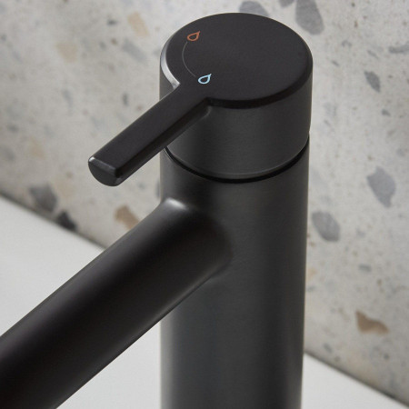 AL ES BAS BLK Bristan Altum Eco Start Basin Mixer with Waste in Black Lever Handle Close Up