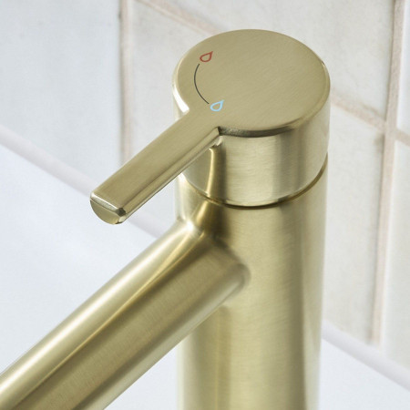 AL ES BAS BB Bristan Altum Eco Start Basin Mixer with Waste in Brushed Brass Lever Handle Close Up
