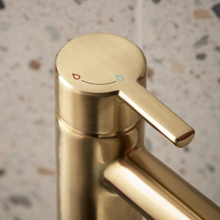 AL ES TBAS BB Bristan Altum Eco Start Tall Basin Mixer with Waste in Brushed Brass Lever Handle Close Up