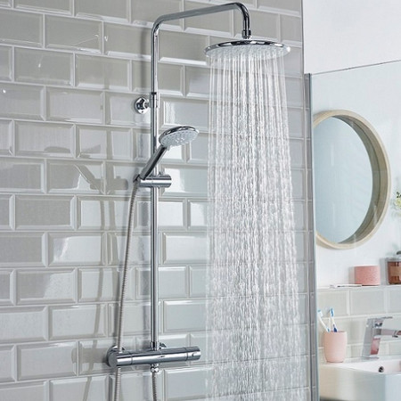 BUZ2 SHXDIVCTFF C Bristan Buzz2 Bar Shower with Telescopic Riser Kit Lifestyle