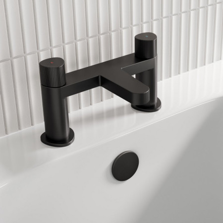 LISBFBLK Bristan Liso Black Bath Filler Lifestyle