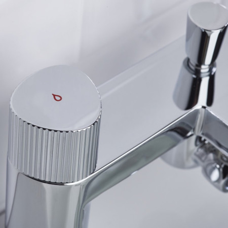 LISBSMC Bristan Liso Chrome Bath Shower Mixer Close Up