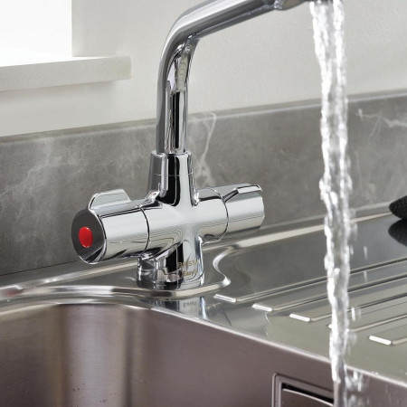 MH SNK EF C Bristan Manhattan Chrome Easyfit Sink Mixer Base Close Up