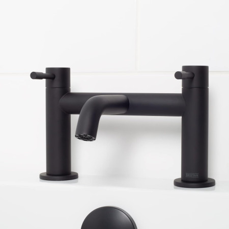 MI BF BLK Bristan Mila Bath Filler Black Close Up
