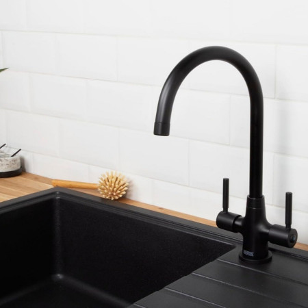 MZ SNK EF BLK Bristan Monza Easyfit Mono Sink Mixer Black Lifestyle
