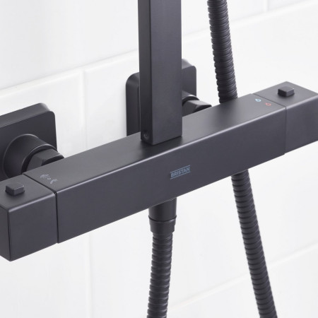 QDSHXDIVCTFFBLK Bristan Quadrato Safe Touch Black Thermostatic Rigid Riser Bar Shower Valve Closeup
