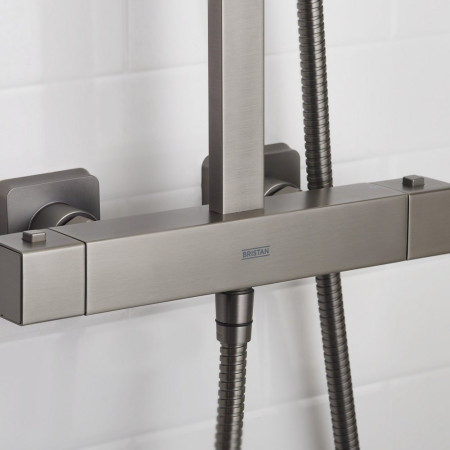 QDSHXDIVCTFFGM Bristan Quadrato Safe Touch Gunmetal Thermostatic Rigid Riser Bar Shower Valve Closeup