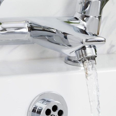 VT2 BF C Bristan Vantage Bath Filler Chrome Spout Close Up