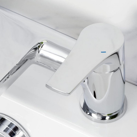 VT2 BF C Bristan Vantage Bath Filler Chrome Cold Lever Handle Close Up
