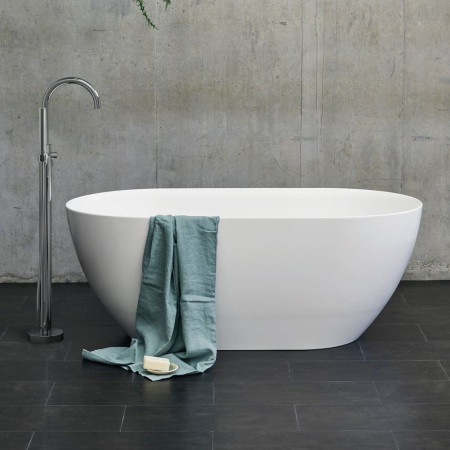 N1ACSM Britton Formoso Petite Matt 1500mm Freestanding Bath Lifestyle