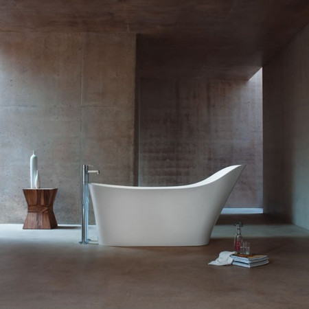 N14 Britton Nebbia 1600 x 800mm Freestanding Bath Bathroom Setting