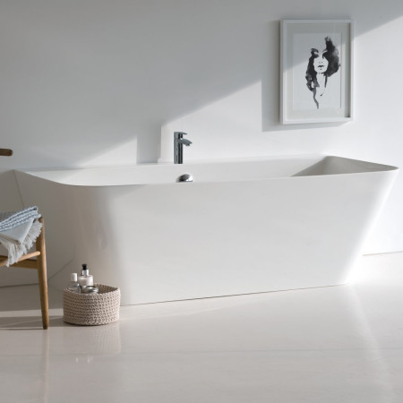 N3ACS Britton Patinato Petite 1524 x 800mm Freestanding Bath Lifestyle