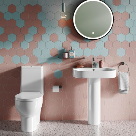 Britton Trim Close Coupled WC and Cistern Room Setting