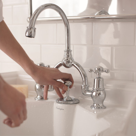 Burlington Classic 650mm Basin with Invisible Overflow and Classic Standard Pedestal with 2TH Basin Mixer