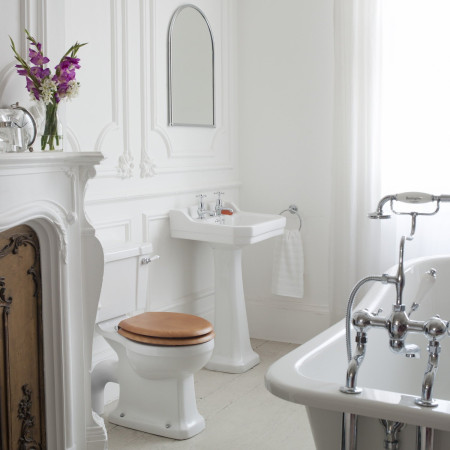 Burlington Edwardian 560mm Basin with Standard Pedestal Lifestyle