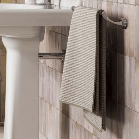 GU023C Burlington Guild Chrome 450mm Single Towel Rail Lifestyle