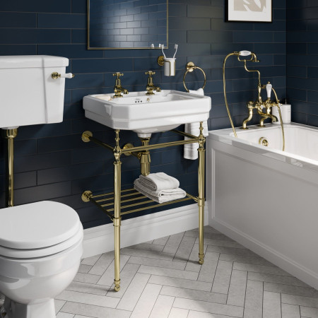 Burlington Low Level Standard WC with 520 Lever Cistern and Gold Flush Pipe Lifestyle