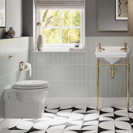 P10 Burlington Wall Hung Pan Traditional Bathroom Setting