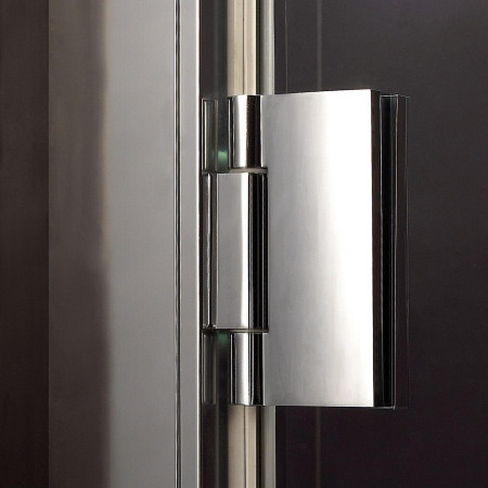 69.0089 Corniche 800mm Chrome Hinged Shower Door Close Up