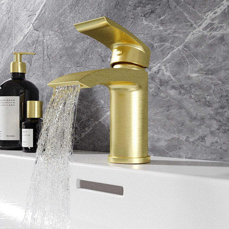93.1052 Eastbrook Alveston Brushed Brass Basin Mixer with Waste Lifestyle