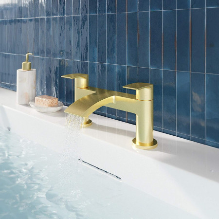 93.1055 Eastbrook Alveston Brushed Brass Bath Filler Lifestyle