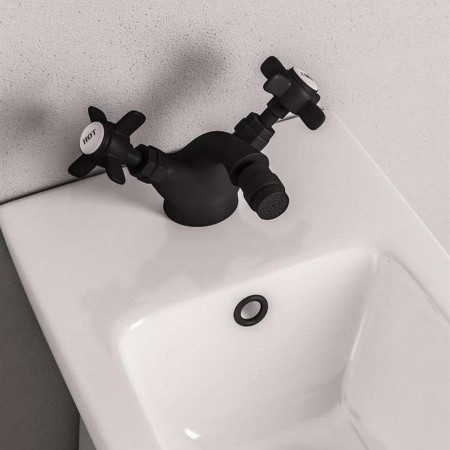 79.2007 Eastbrook Haymarket Matt Black Bidet Mixer with Waste Lifestyle