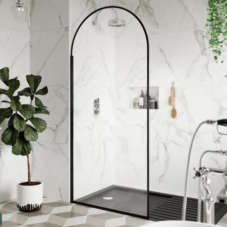 WRSRBP80 Hudson Reed 800mm Arched Black Wetroom Screen Side View