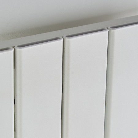 ALRAD-10-616-WT Kartell Victoria 575 x 1180mm White Single Panel Horizontal Radiator Close Up
