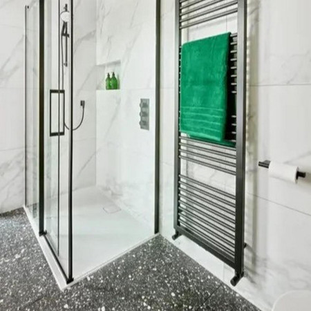 Merlyn Level25 Anti Slip 1700 x 800mm Rectangular Shower Tray Lifestyle