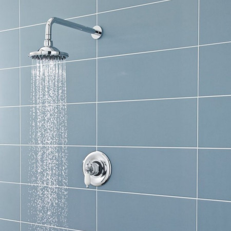A304 Nuie 152mm Round Fixed Shower Head Lifestyle