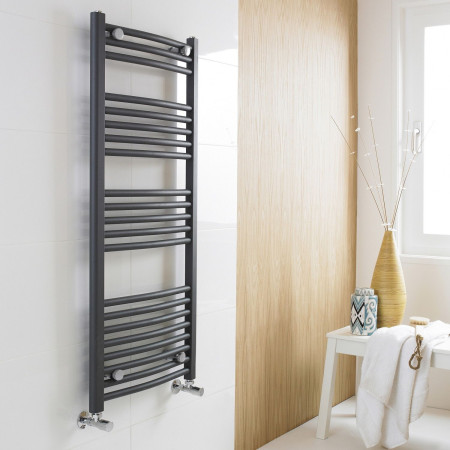MTY104 Nuie Crescent Anthracite 1150 x 500mm Curved Ladder Rail Lifestyle