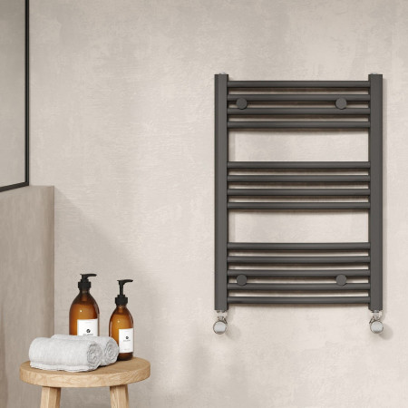 MTY102 Nuie Crescent Anthracite 700 x 500mm Curved Ladder Rail Lifestyle