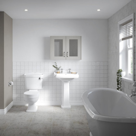 CLG003 Nuie Traditional Legend Close Coupled WC Unit Lifestyle