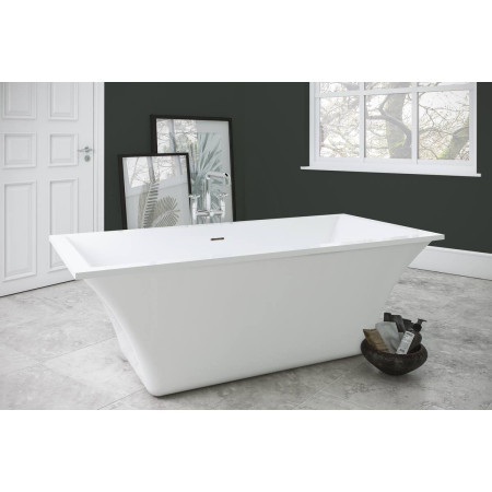 Royce Morgan Churchill 1800 Freestanding Bath Full View Lifestyle