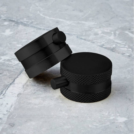 Scudo Core Bath Filler in Black