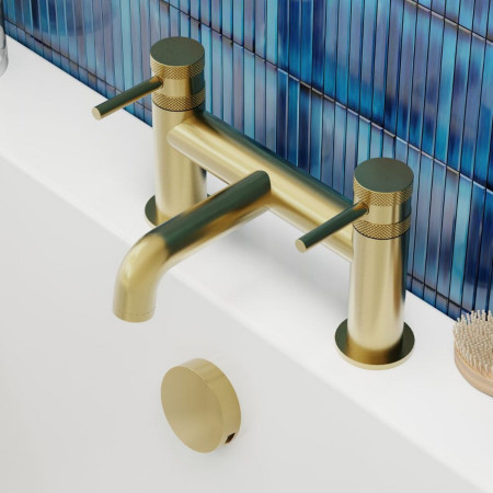 NU-009 Scudo Core Bath Filler in Brushed Brass Close Up