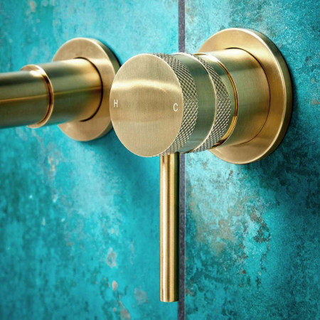 NU-015-V2 Scudo Core Wall Mounted Basin Mixer Tap in Brushed Brass Lifestyle Handle Close Up