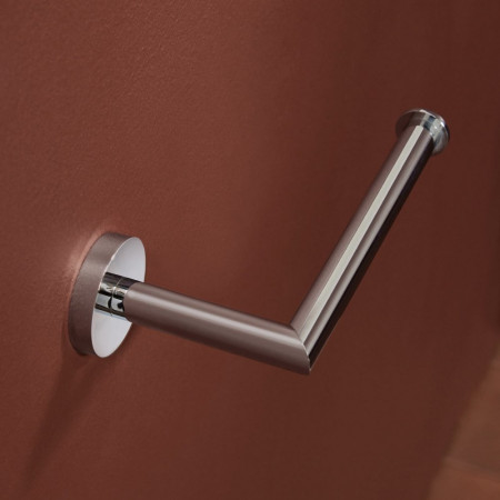 DELTA-005 Scudo Delta Toilet Roll Holder in Chrome Lifestyle