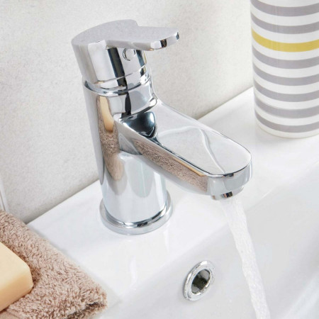 TAP021 Scudo Favour Mono Basin Mixer with Push Waste in Chrome (2)