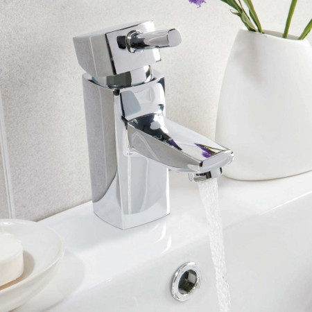 TAP011 Scudo Forme Mono Basin Mixer with Push Waste in Chrome (2)