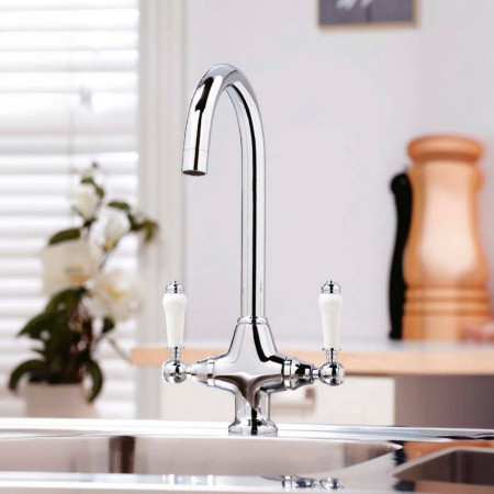 KT13 Scudo Harrogate Chrome Kitchen Tap Lifestyle